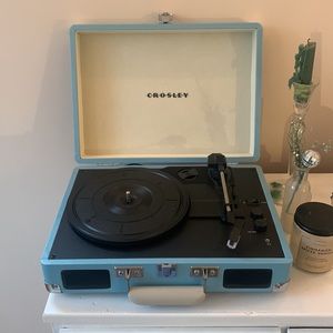 Crosley record player light blue urban outfitters